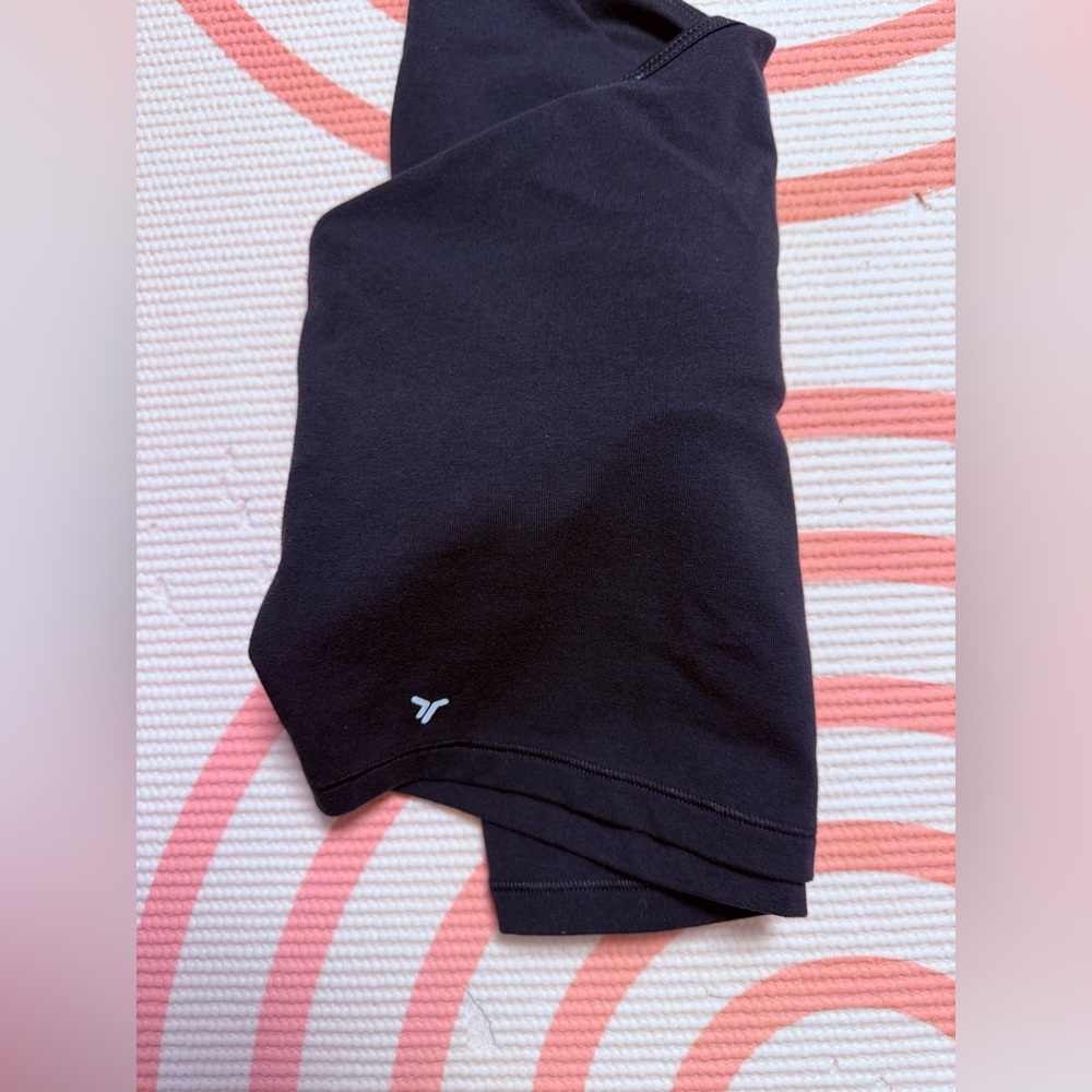 Old Navy One-Shoulder Black Women’s Top - Modern Asymmetrical Style - Picture 3 of 5